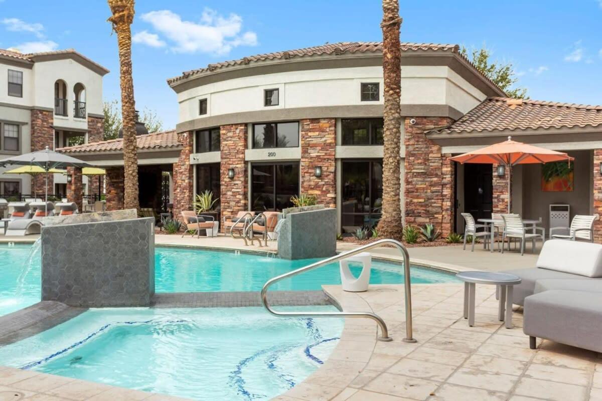 Cozysuites Glendale By The Stadium With Pool 02 Esterno foto