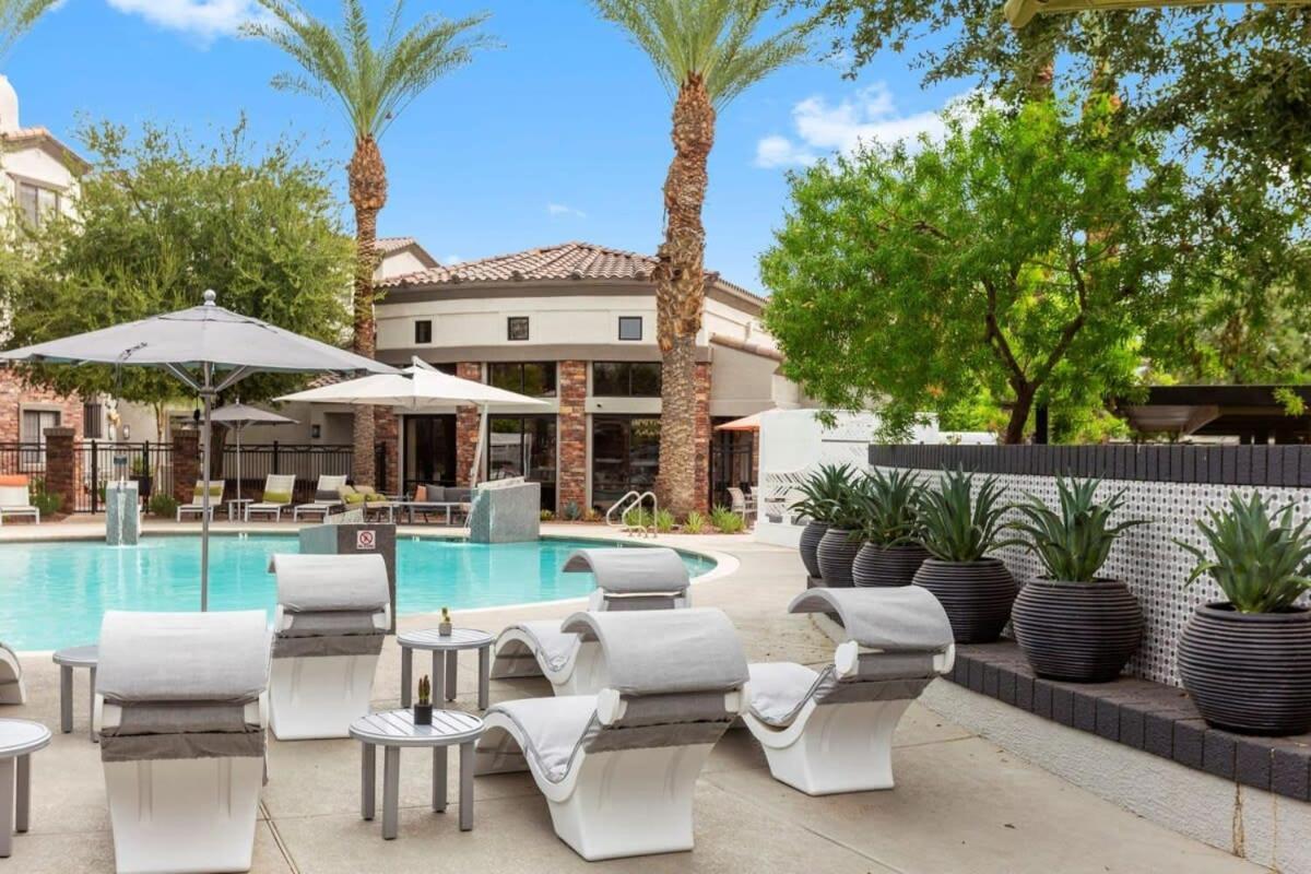 Cozysuites Glendale By The Stadium With Pool 02 Esterno foto